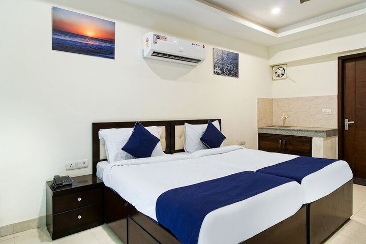 Room 16 of 28