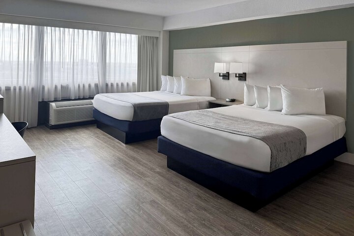 2 Queen Beds (3 of 21)