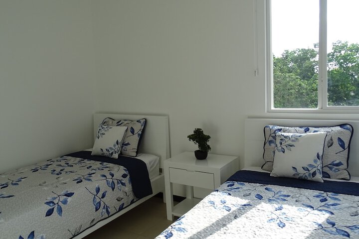Room 2 of 40