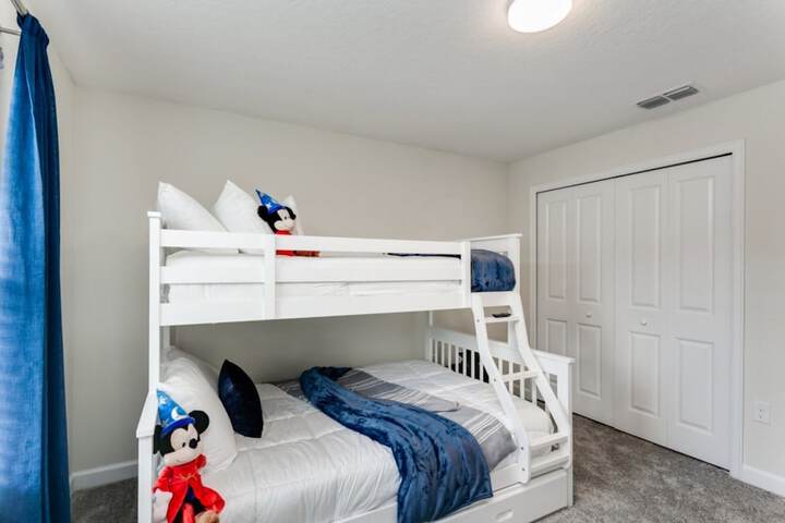 Room 15 of 64
