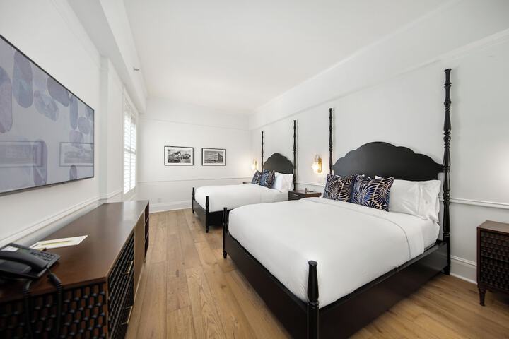 Room 18 of 114