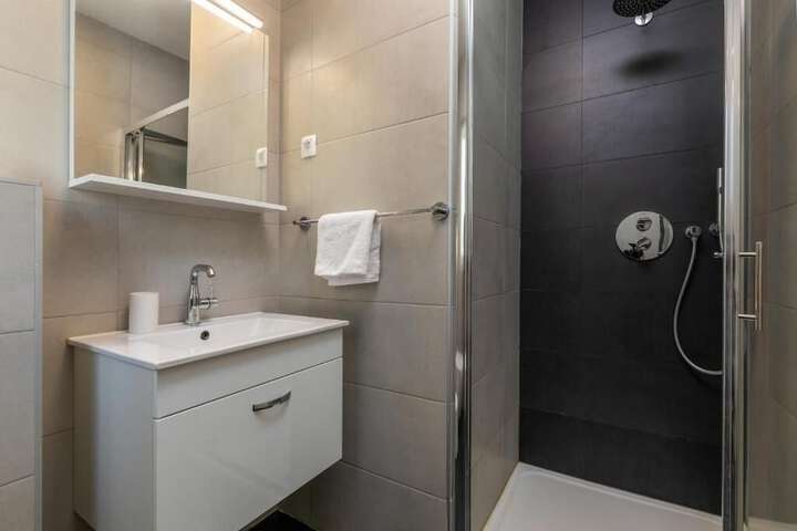 Room 114 of 194