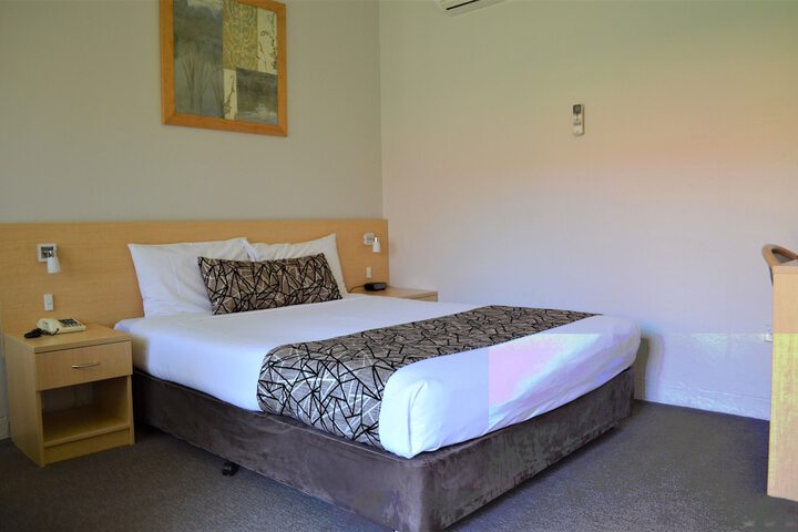 Room 52 of 81