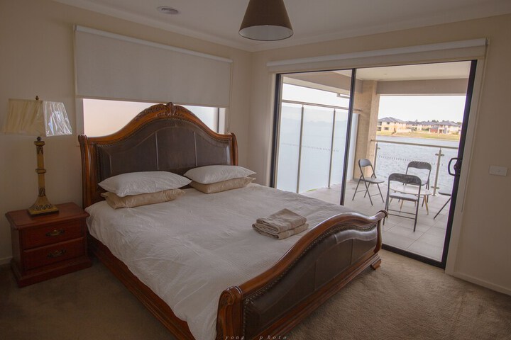Room 8 of 29
