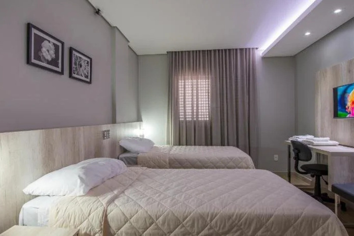 Room 6 of 17