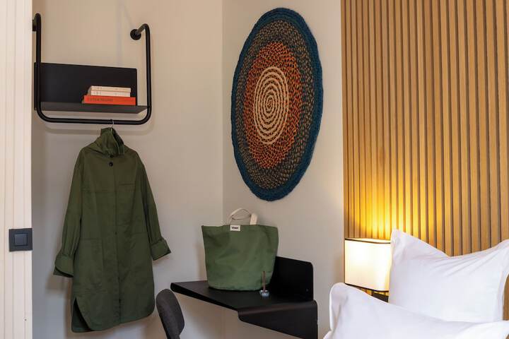 Room 9 of 29