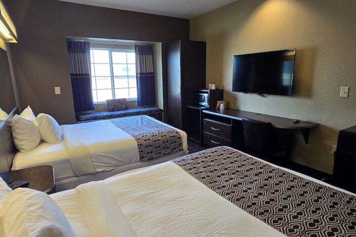 Room 15 of 34