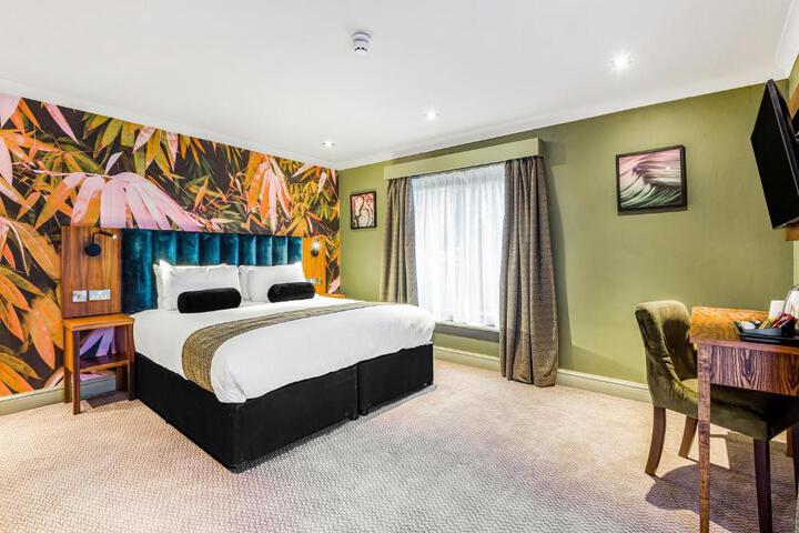 Inn on the Lake by Innkeepers Collection