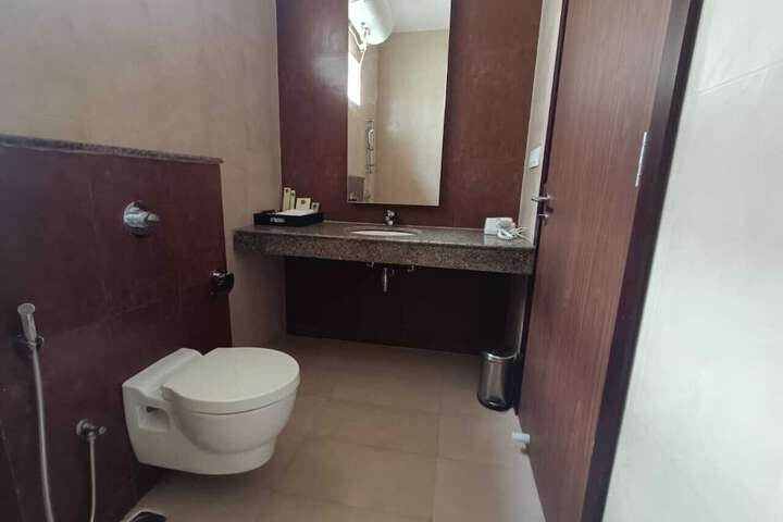 Room 27 of 70