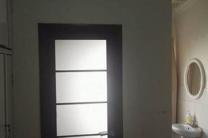 Room 5 of 7