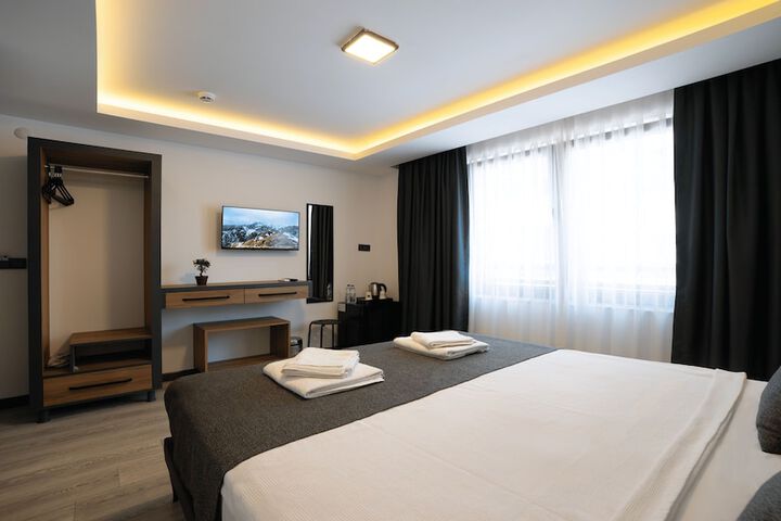 Room 5 of 35