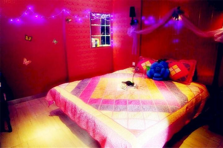 Room 10 of 42