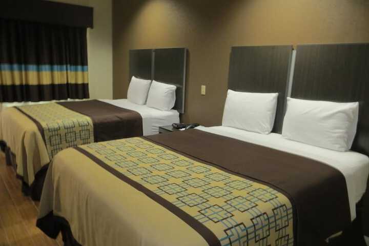 Room 9 of 30