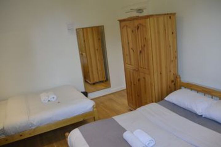 Room 5 of 10