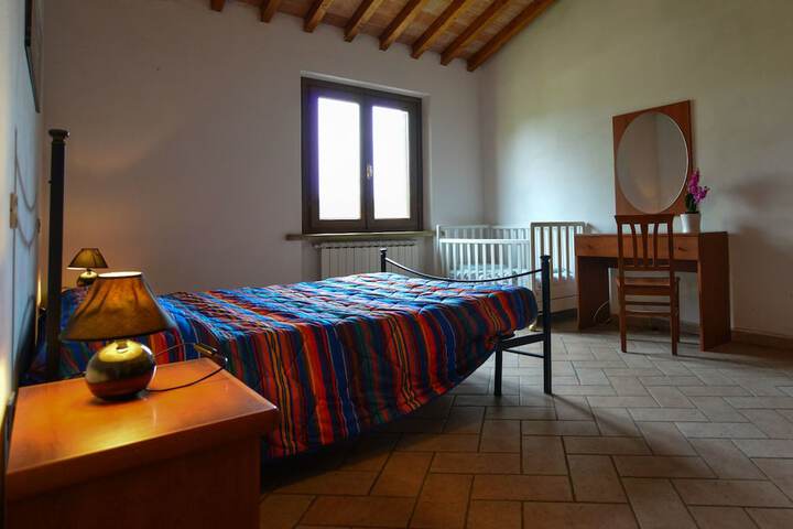 Room 6 of 32
