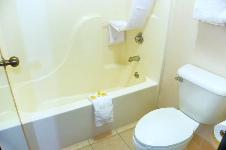 Room 15 of 24