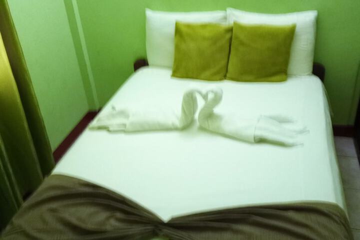 Room 10 of 23