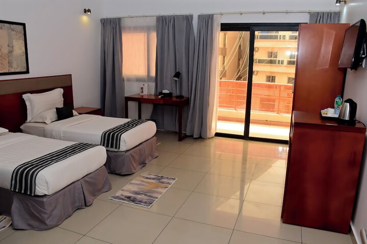 Room 26 of 74
