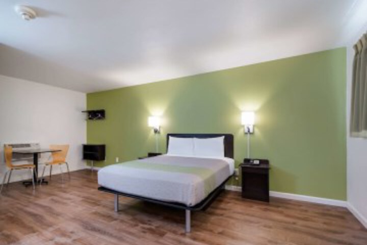 Room 15 of 38