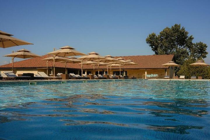 Pool 17 of 25
