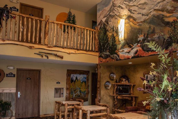 Hotel Interior 5 of 100