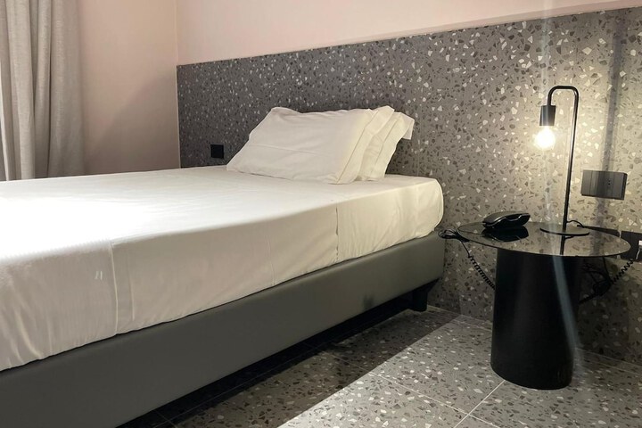 Room 5 of 21