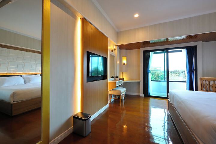 Room 43 of 86