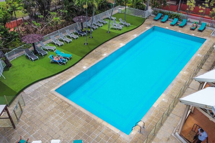 Hotel Pool
