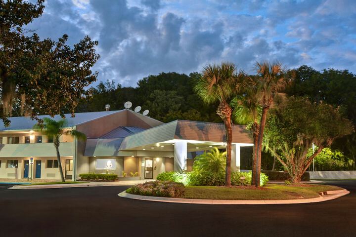 Hotel 27 of 28