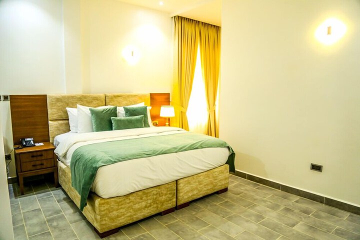 Room 4 of 19