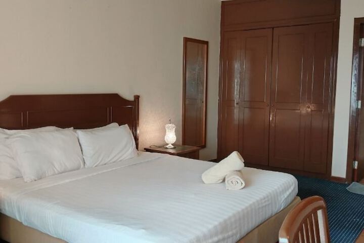 Room 181 of 650