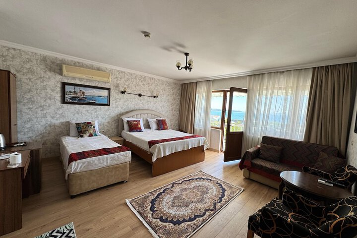 Room 12 of 82