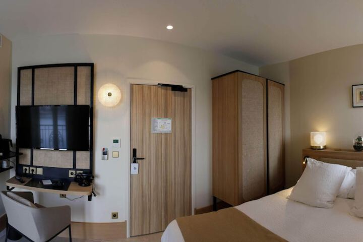Room 19 of 135