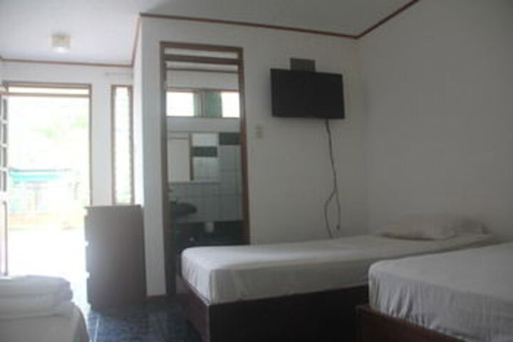 Room 9 of 19