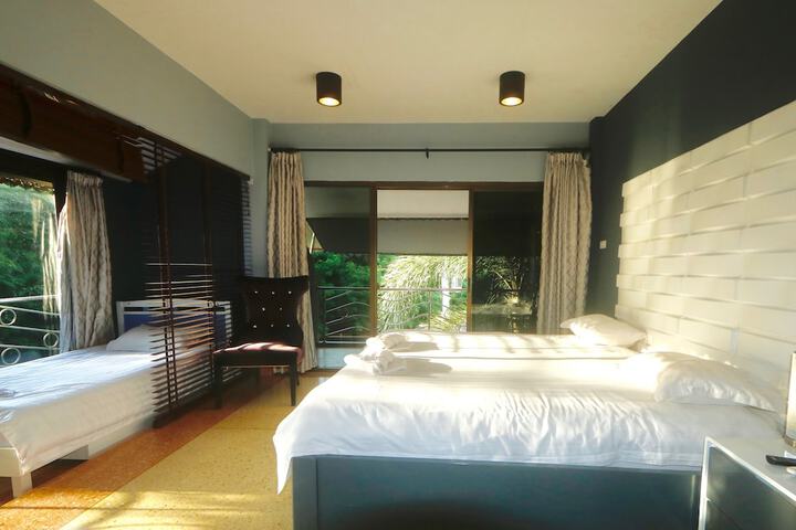 Room 11 of 170