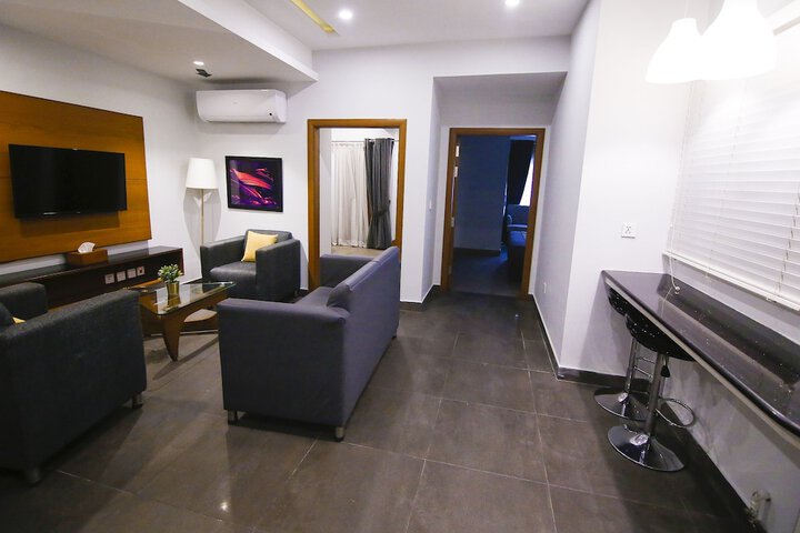 Room 6 of 13