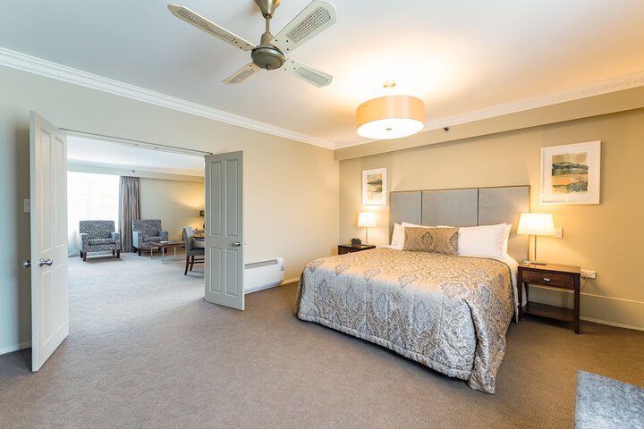 Room 30 of 73
