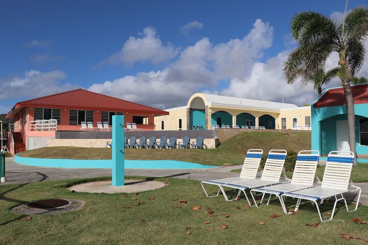 Hotel with Pool