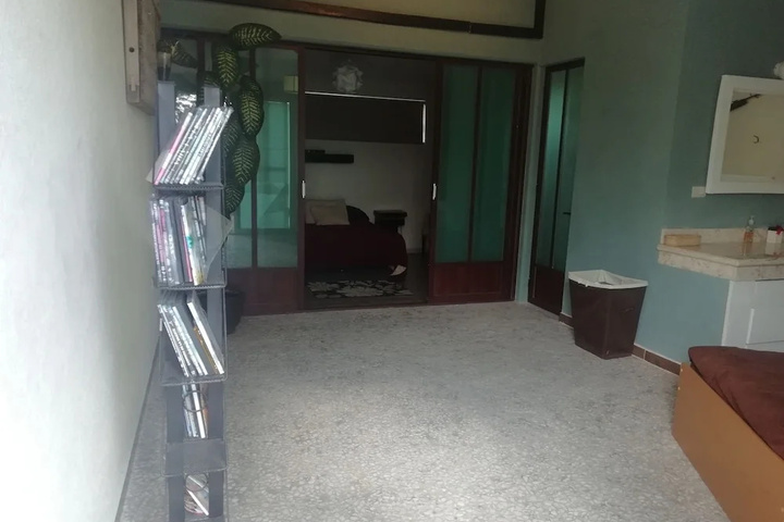 Room 10 of 19