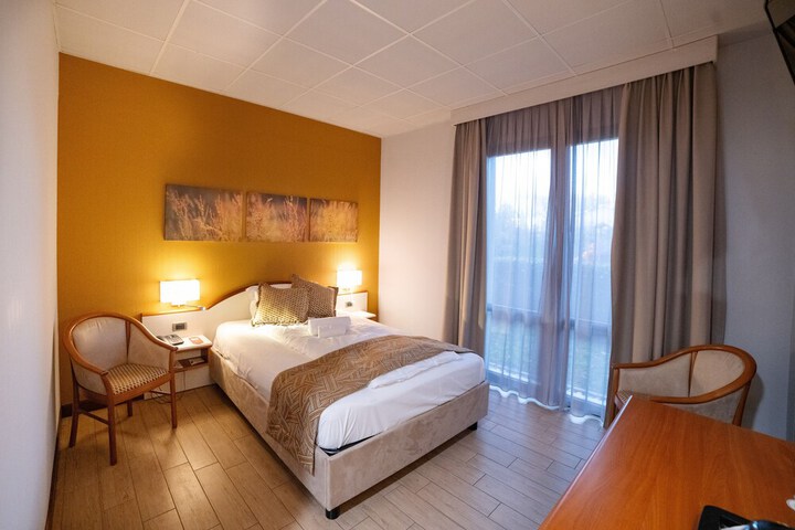Room 8 of 60