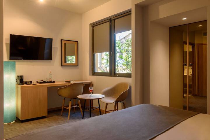 Room 15 of 97