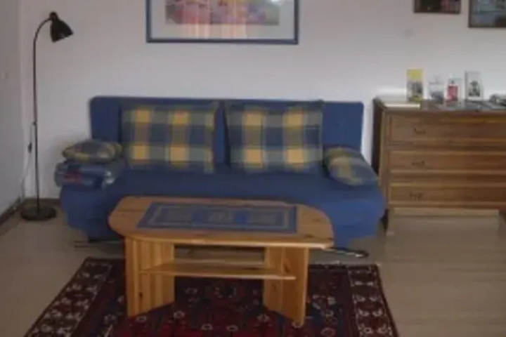 Room 8 of 11