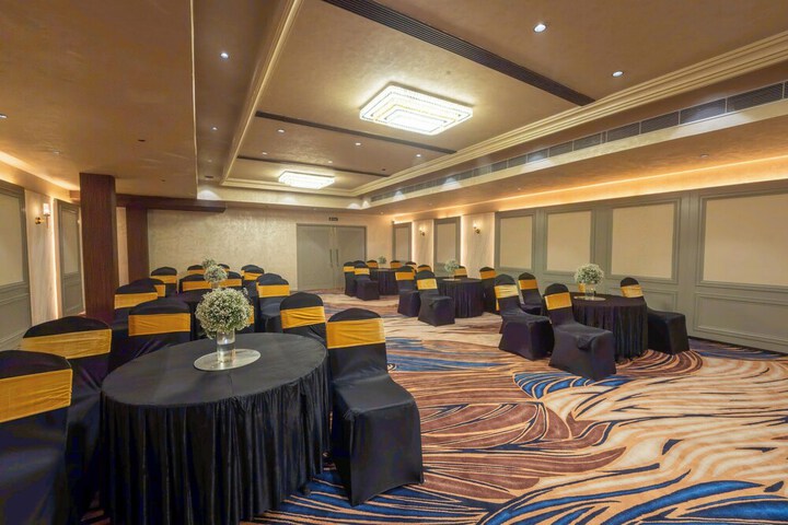 Ballroom/Hall 46 of 51