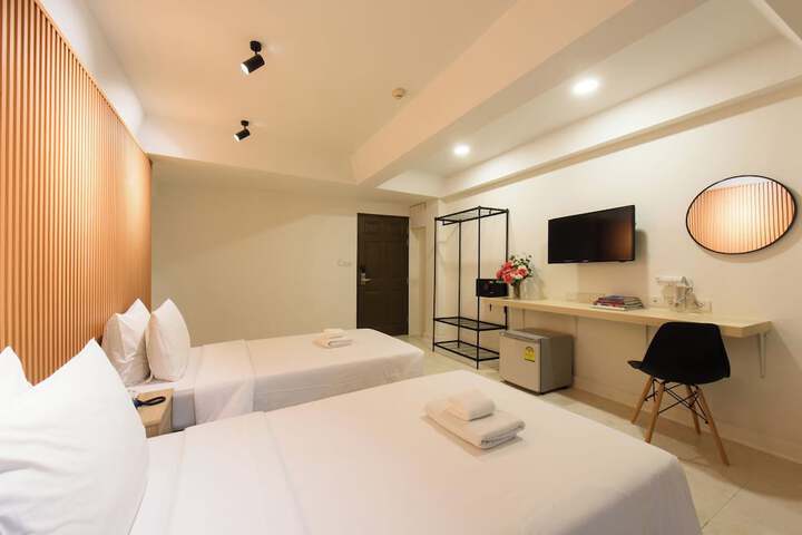 Room 17 of 38