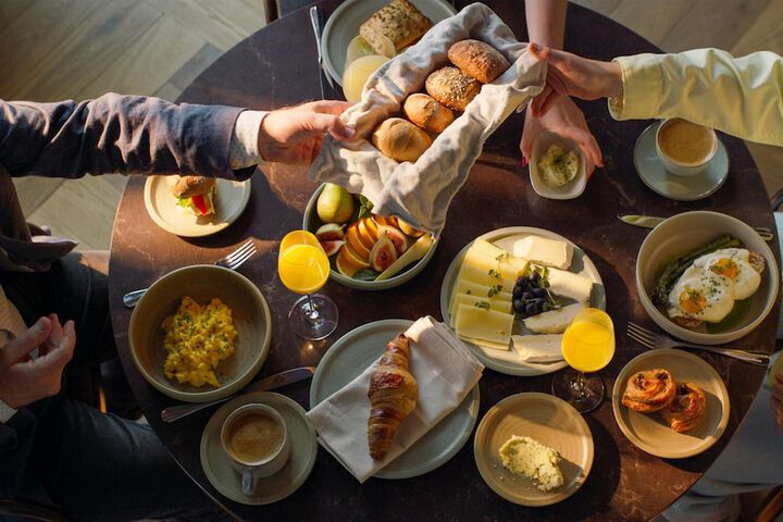 Breakfast/Coffee Service 50 of 62