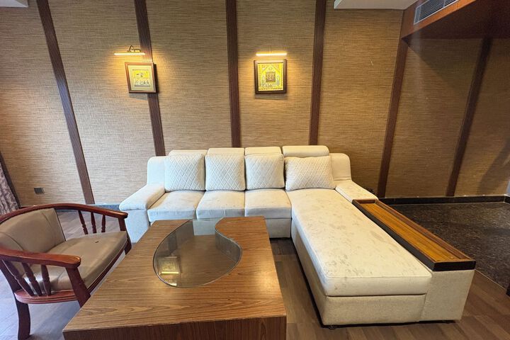 Room 51 of 65