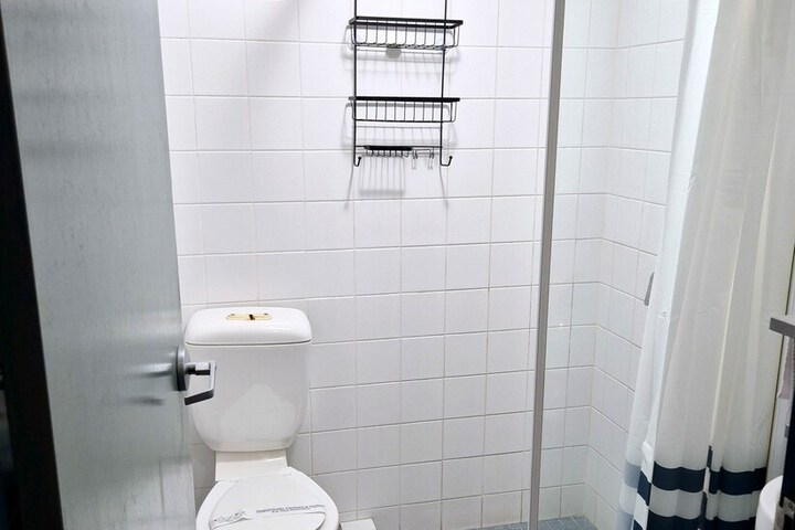 Room 15 of 32