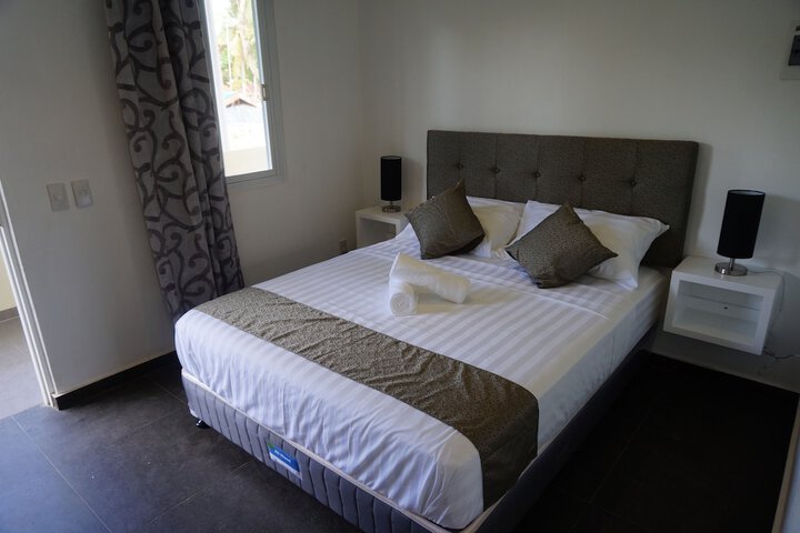 Room 3 of 32