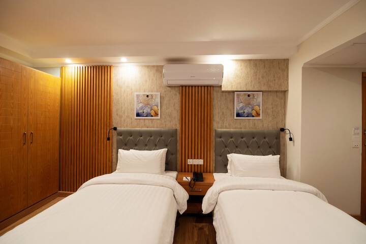 Room 8 of 24
