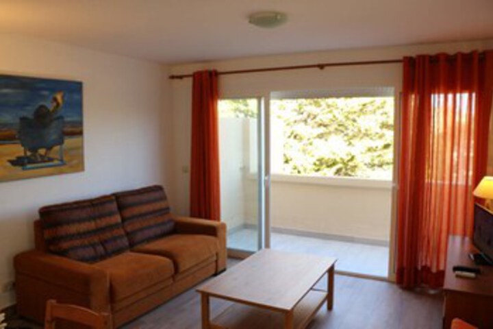 Room 5 of 18